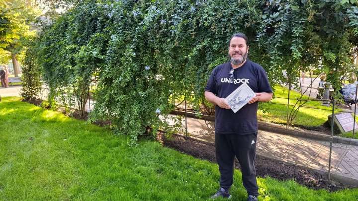 Miguel Granda Cué, versos para "conseguir robarle a la muerte unos minutos más"