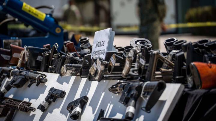 Extraditarán a Estados Unidos a Traficante de Armas que Acordó Venta para el CJNG