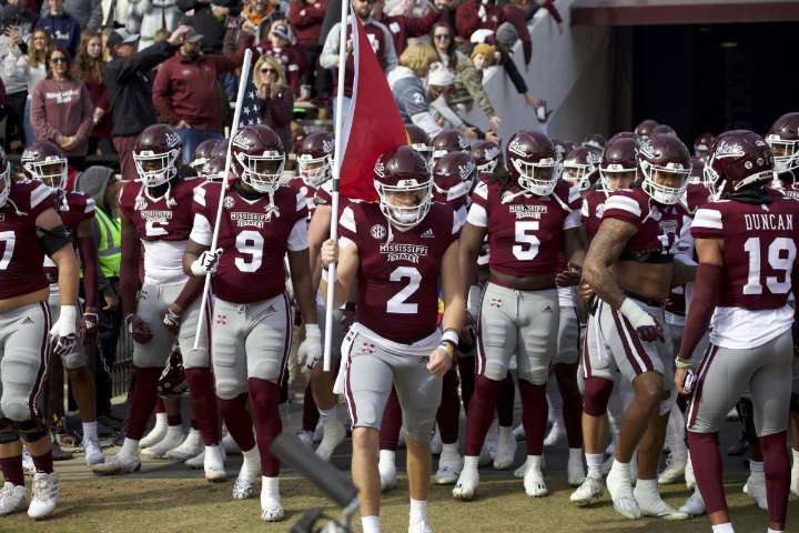College Football Programs Agree on 10-Minute Quarters in Blowout Performance College football programs agree to 10-minute quarters to address issues in blowout games and improve competition Ameek Abdu