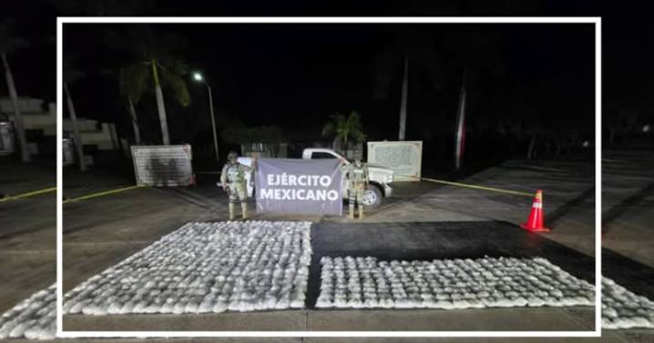 Hallan camioneta con 300 kilos de presunto cristal en Sinaloa: estaba abandonada y repleta de bolsas con droga