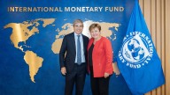 Dólar: Luis Caputo viaja a Washington para reunirse con el FMI y compromete la defensa del techo cambiario con reservas
