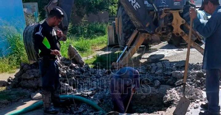 Reparan fuga de agua potable en Infonavit Buenavista en Matamoros