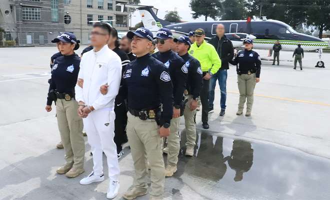 “EE. UU. pide a Colombia restablecer extradición y reducir cultivos de coca”