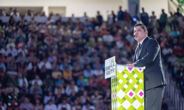 Gallardo llama a reforzar la unidad y continuar el desarrollo de SLP durante su cuarto informe