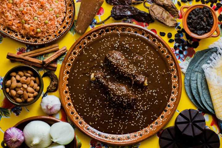 Mole Poblano: Pilar de la gastronomía nacional