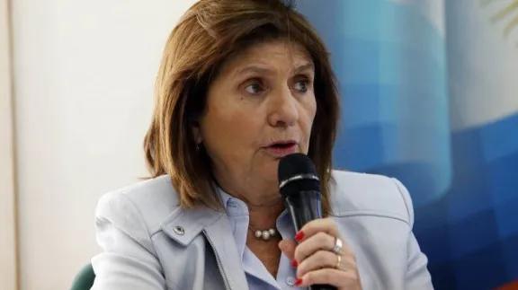 Patricia Bullrich ahora dice que “sería bueno” hablar con Mauricio Macri