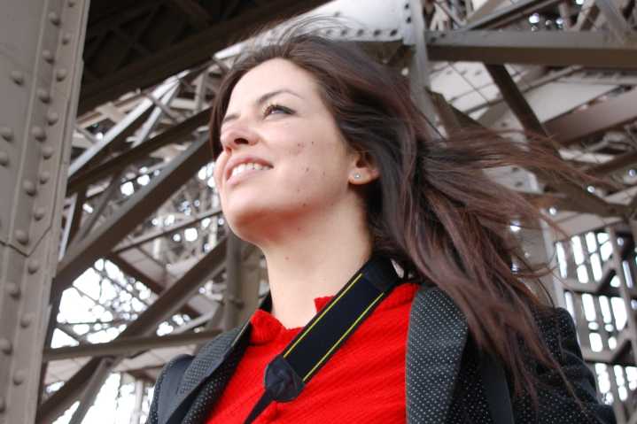Artista interdisciplinaria penquista, Marianela Camaño, presenta nueva propuesta musical