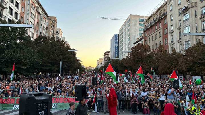 Más de 5.000 personas salen a la calle en apoyo al pueblo palestino: "Zaragoza está en el lado correcto de la historia"