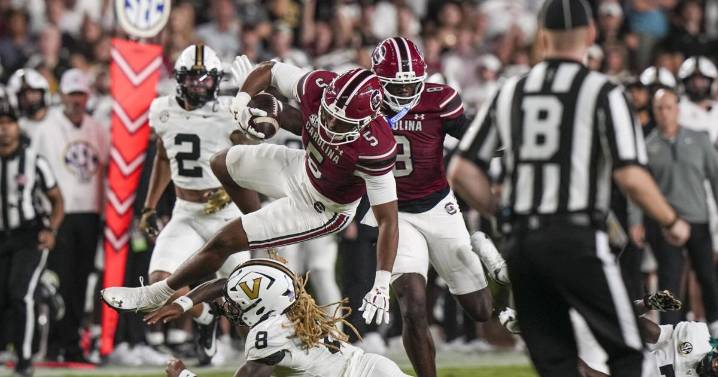 Gamecocks' offense again can't operate in Vanderbilt loss
