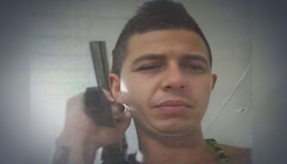 Llegan a Chile cinco extraditados desde Estados Unidos, incluido “El Fresa”, acusado del crimen de Ronald Ojeda