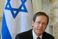 Starmer to meet Israeli president after condemning strike on Hamas in Qatar