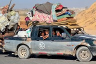 Miles de palestinos huyen de ciudad de Gaza: “los lugares a los que vamos no son seguros”