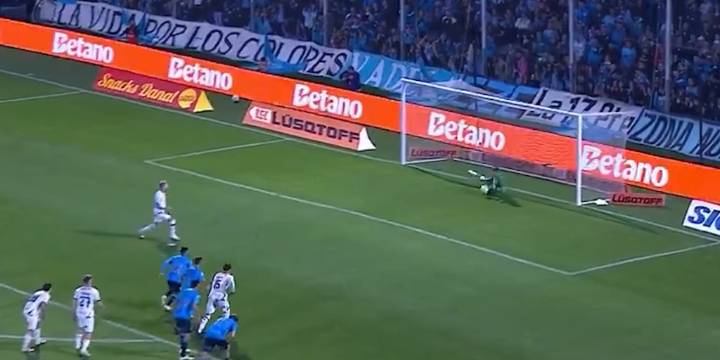 El insólito penal que falló Pipa Benedetto contra Belgrano: la impactante mala racha en Newell’s