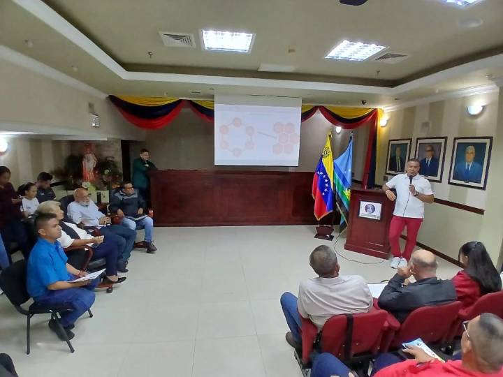 Realizan en Monagas el primer encuentro comunal político