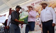 Hidalgo impulsa el bienestar de familias campesinas con apoyos agropecuarios en Ixmiquilpan