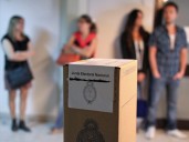 Una encuesta muestra el desinterés electoral de los primeros votantes