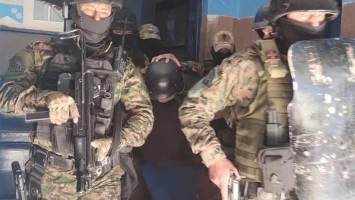 Directo a una cárcel de máxima seguridad: trasladaron al quinto detenido por el triple femicidio