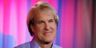 Grammy-nominated musician John Tesh takes a walk down memory lane at his former station, WSM