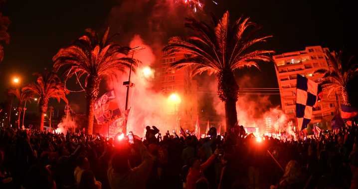 Alcaldesa de La Serena presiona a La U y pide que azules paguen por incendio causado por barristas