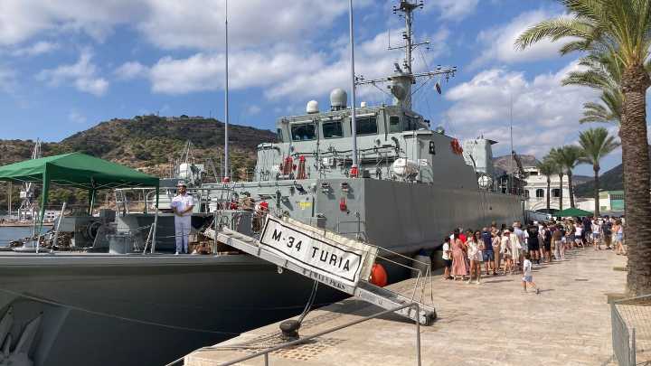 Defensa informa que dos cazaminas y varios buques de la OTAN atracarán en España durante tres días