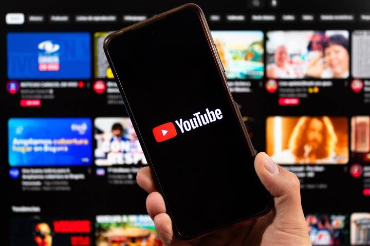 Descubren que YouTube edita videos con IA sin consentimiento de los creadores