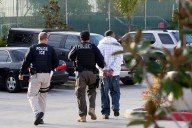 Residente permanente es detenido frente a su casa: tiene más de 50 años viviendo en EE.UU. 