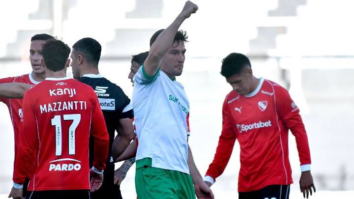 Banfield se aprovechó del momento de Independiente y le dio otro duro golpe en Avellaneda