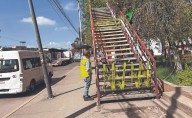 Se quejan de que puente peatonal no ha sido reparado