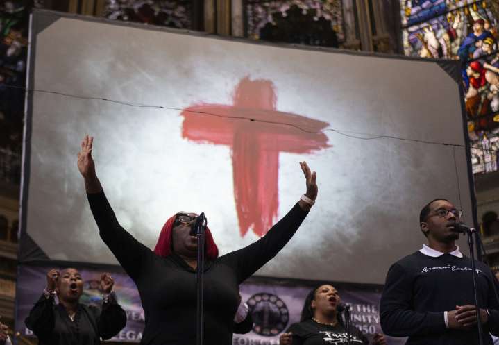 Chicago Churches Urge Calm Resistance Ahead of Expected Federal Intervention