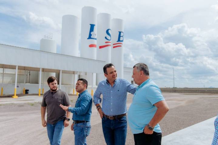 Marco Bonilla tiende puentes con comunidad menonita y empresarios lácteos en Cuauhtémoc