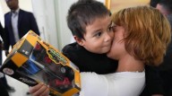 Regresan al país tres niños secuestrados por Estados Unidos