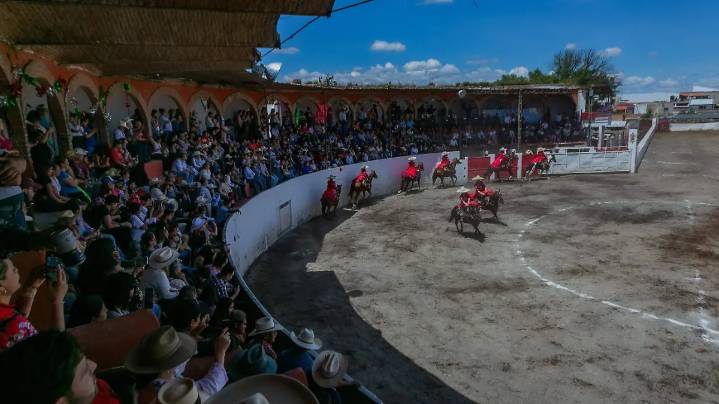 Charreada memorable en el Salvador Gómez Centeno, en el Día Nacional del Charro