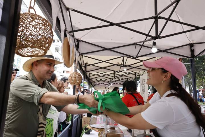 ¡Éxito total! Más de 4.500 personas llegaron a la Feria de Negocios Verdes, en Bucaramanga