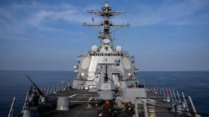 EEUU acusa “maniobra provocativa” de naves militares de Venezuela cerca de buque