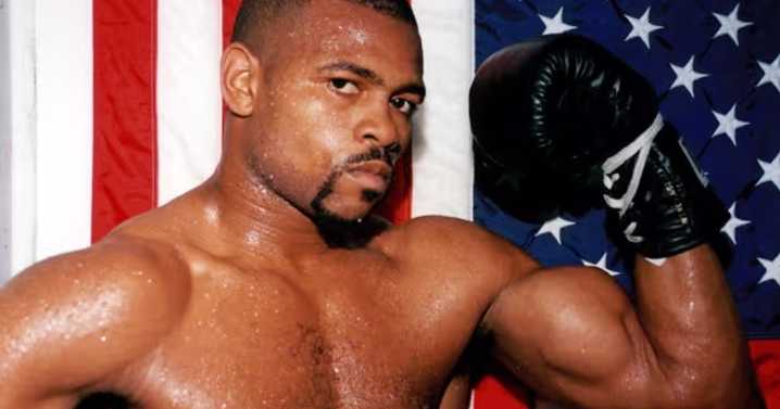 Canelo Álvarez recibe de Roy Jones Jr recomendación de retiro