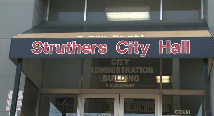 Neighbors petition Struthers council over residential lot used for parking