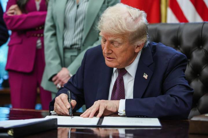 Trump asegura que la lancha destruida cerca de Venezuela transportaba cocaína y fentanilo