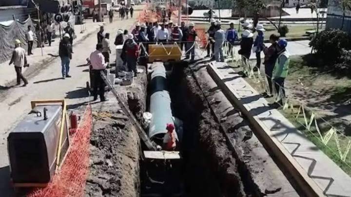Vecinos bloquean instalación de válvula que dejaría sin agua a colonia de La Paz