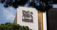 Nestlé despide a su consejero delegado tras conocer que mantuvo una relación con una subordinada