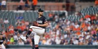 Dean Kremer exits start vs. Dodgers with injury
