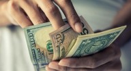 Dólar bajó de precio este jueves en ventanillas; así cotizó hoy