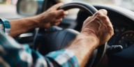 Qué tanta gasolina consume el control crucero adaptativo en los autos: cuándo conviene usar esta función