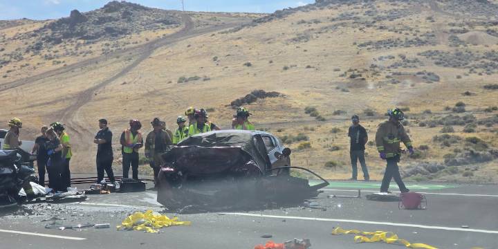 Crash closes southbound Pyramid