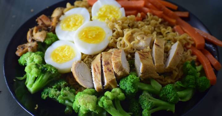 Experta en longevidad revela su secreto: “Consumir 130 gramos de proteína al día”