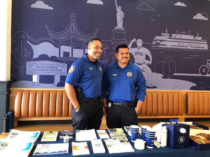 NYPD warns about home-remodeling scam, other hoaxes, during ‘Coffee with a Cop’ on Staten Island