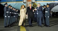 “Presta atención, deja el iPad”: regañan a piloto de aerolínea que se acercó de más al avión en el que viajaba Donald Trump
