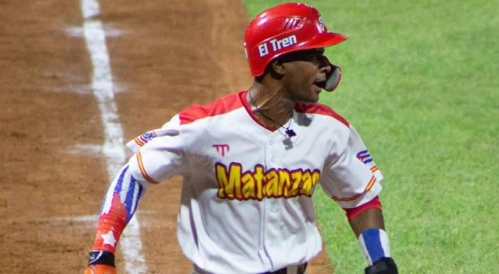Matanzas no suelta el mando en serie beisbolera cubana (+Foto)