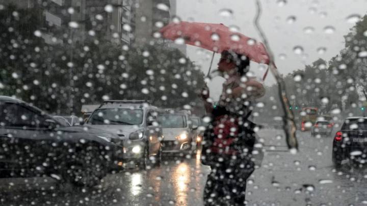 Alerta naranja por tormentas en 9 provincias: qué recomendaciones tener en cuenta para mantenerse seguro