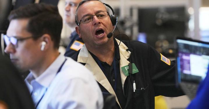 Wall Street inches higher ahead of revisions to US jobs numbers