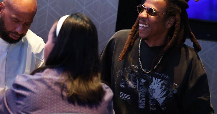 Jay-Z hangs out with customers at Ocean Casino's Fanatics sportsbook